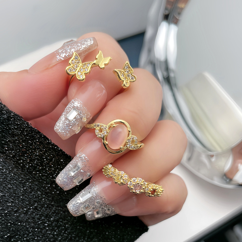 French gentle butterfly, light luxury and high-end open ring, women's Instagram, cold style, niche design sense, fashionable ring full figure