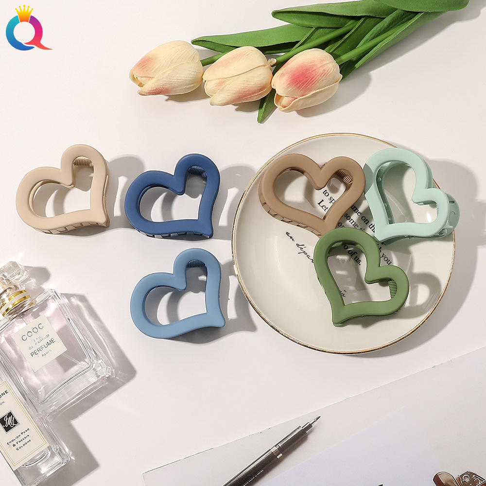 Wholesale of Qiyue Korean retro and simple style back head hair gripper plastic small women's fashionable heart-shaped gripper full figure