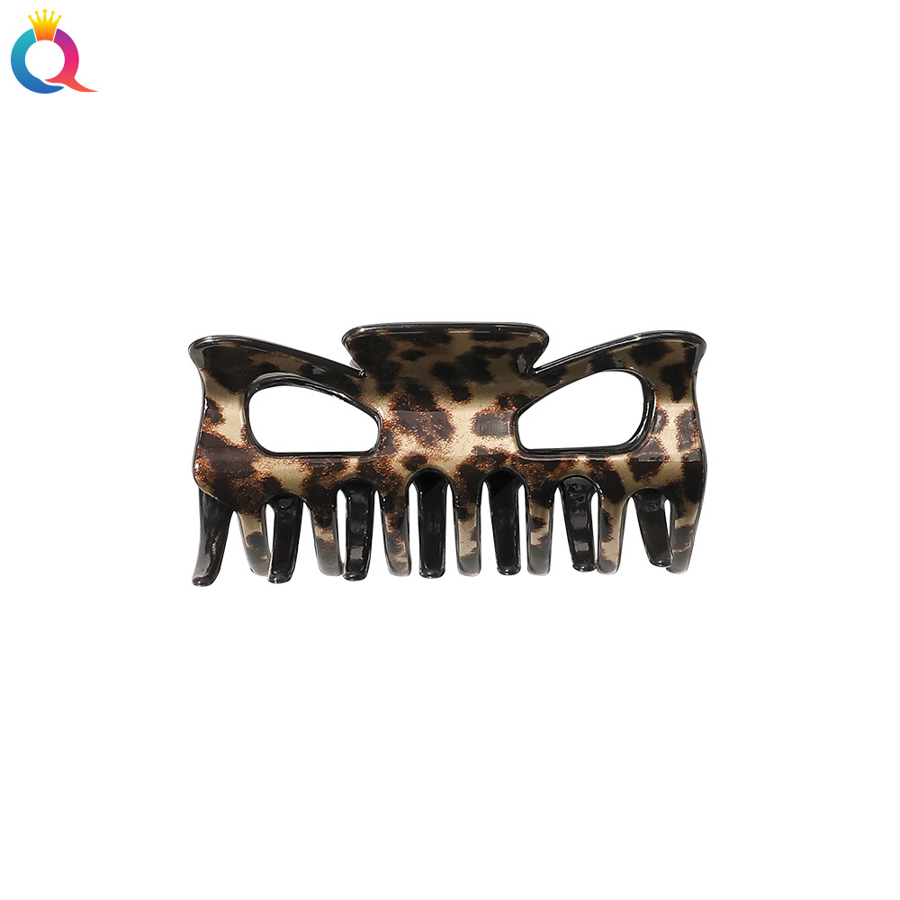 Qiyue European and American retro style hair clip, elegant lady's top clip, back of the head coiled hair clip, foreign style shark clip headwear Application Scenario