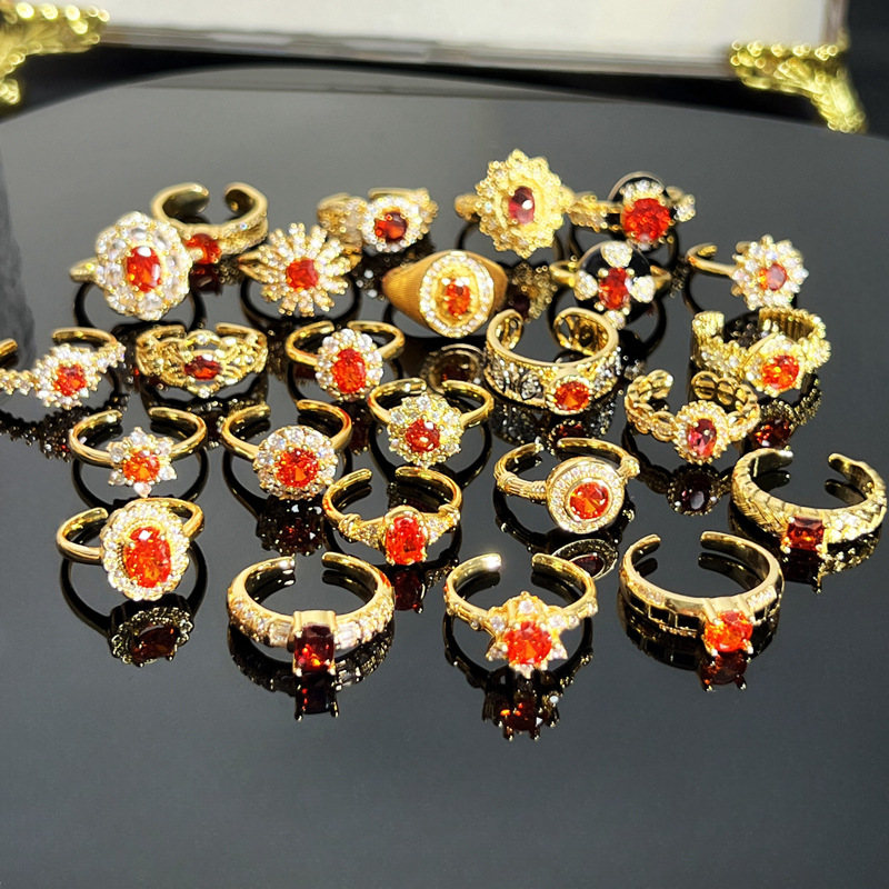 A retro French high-end, niche red diamond-encrusted zircon open ring, a sweet and cool geometric, fashionable and exquisite ring for women Specification drawing