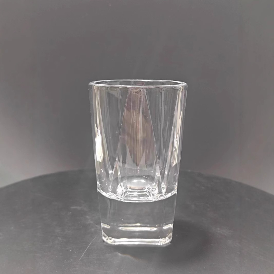 Small glass wine glasses, one-mouth cups, two-liang white spirit cups, thickened high-end spirits cups, foreign wine glasses, drinking cups, household wine utensils details Picture