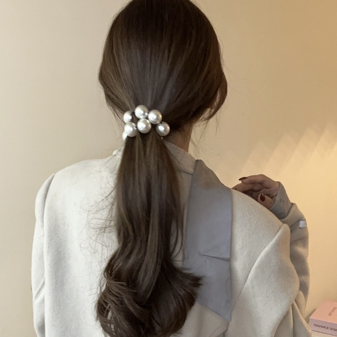 2025 New style pearl hair band, Korean hair band, women's high-end feel, exquisite leather band, ins style, high appearance level pearl bracelet full figure