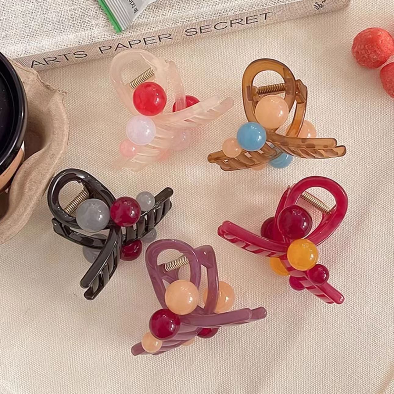 Fresh jelly ~ Colorful bean hair clips on the back of women's heads, popular scratch-off, 2024 new high-end shark clip headwear details Picture