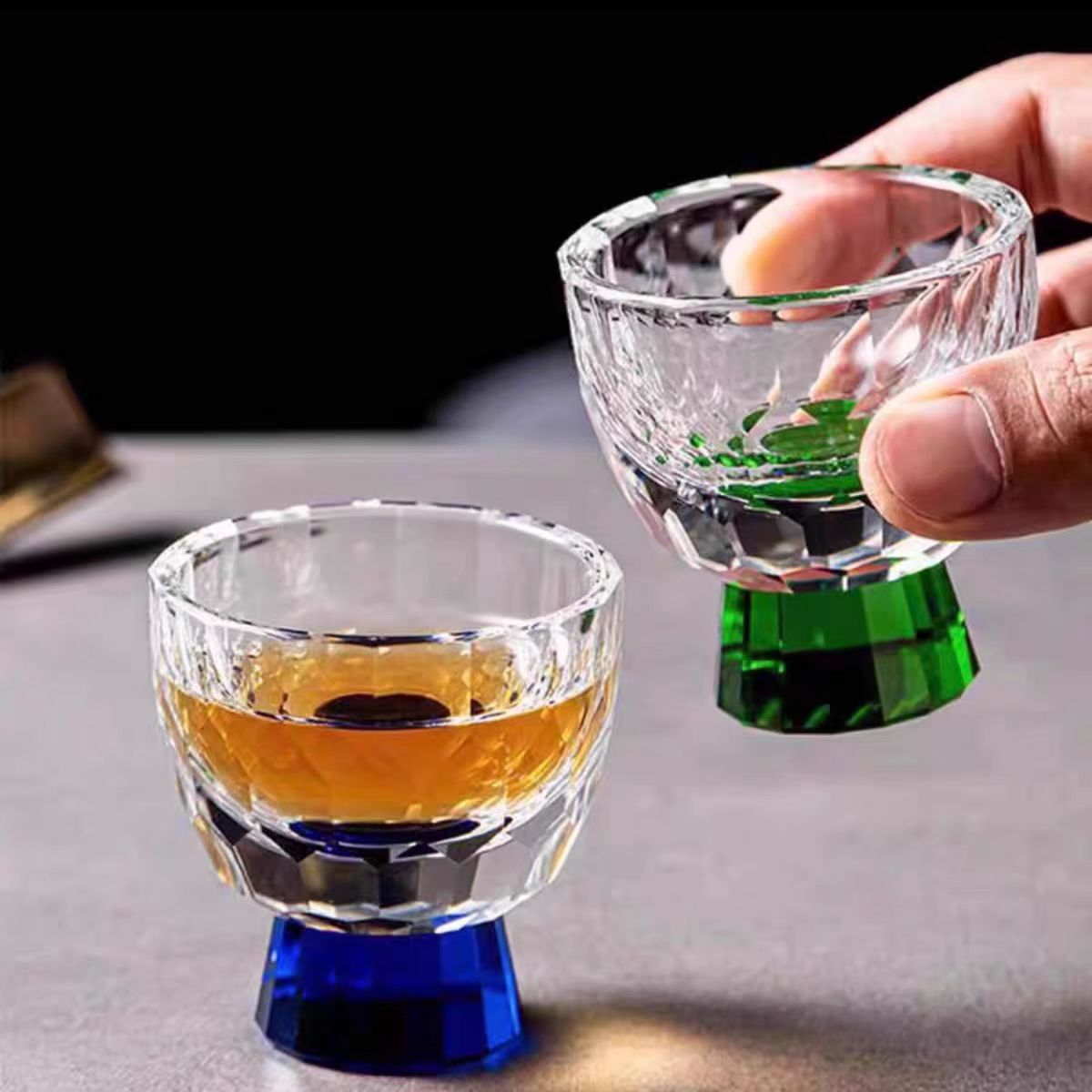 High-end crystal glass colored small tea cups, master cups, guest cups, Gongfu tea tasting cups, heat-resistant 50ML white spirit cups, simple and elegant Specification drawing