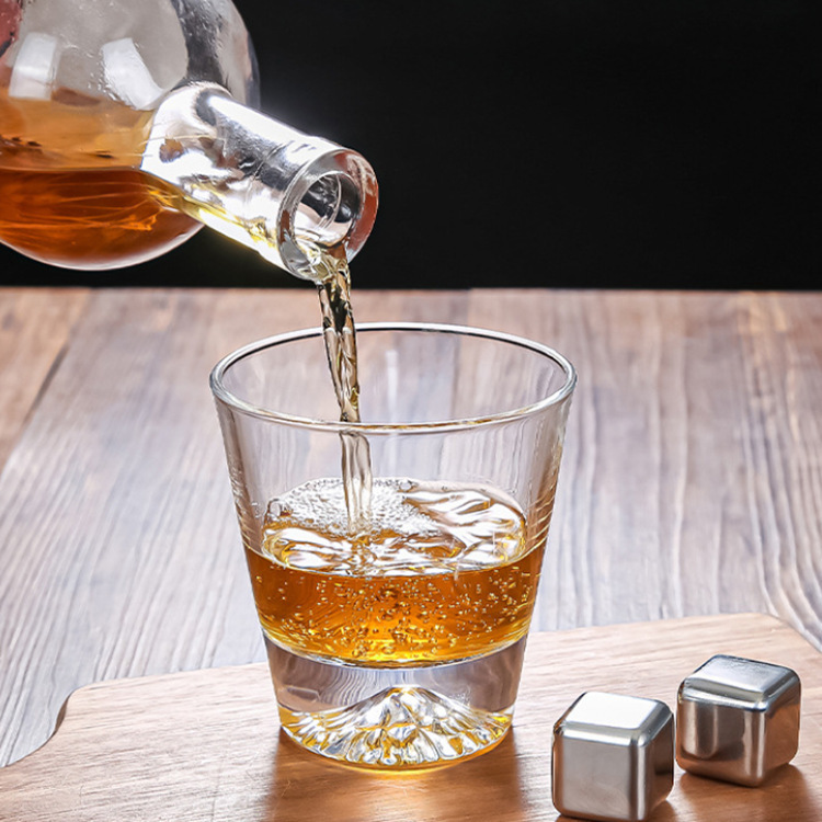 The Green Apple Mountain Viewing series includes ice mountain cups, whisky cups, beer cups, juice cups, beverage cups, water cups and glass cups full figure