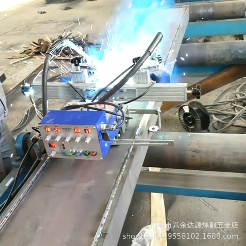XC-18 Double swing welding small car box beam automatic bottom laying machine, MIG welding Double gun automatic welding trolley Application Scenario