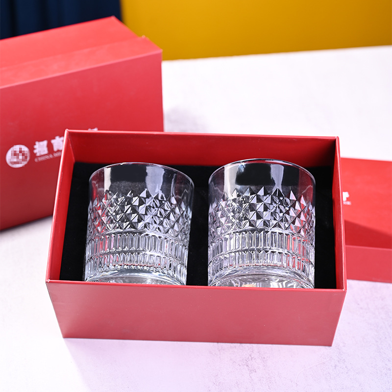 Two sets of whisky glass gift box set, high-end glass wine glass gift handbag gift box packaging, cross-border full figure