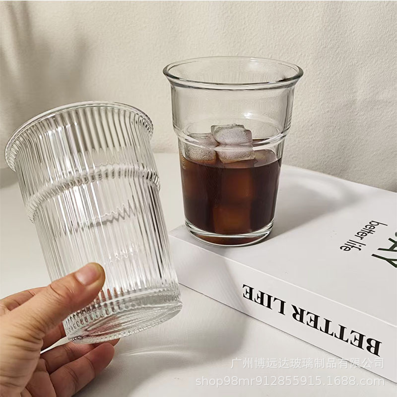 Reverse transparent glass cup, high school girls' appearance level water cup, large capacity summer cold drink cup, iced Americano latte coffee cup Application Scenario