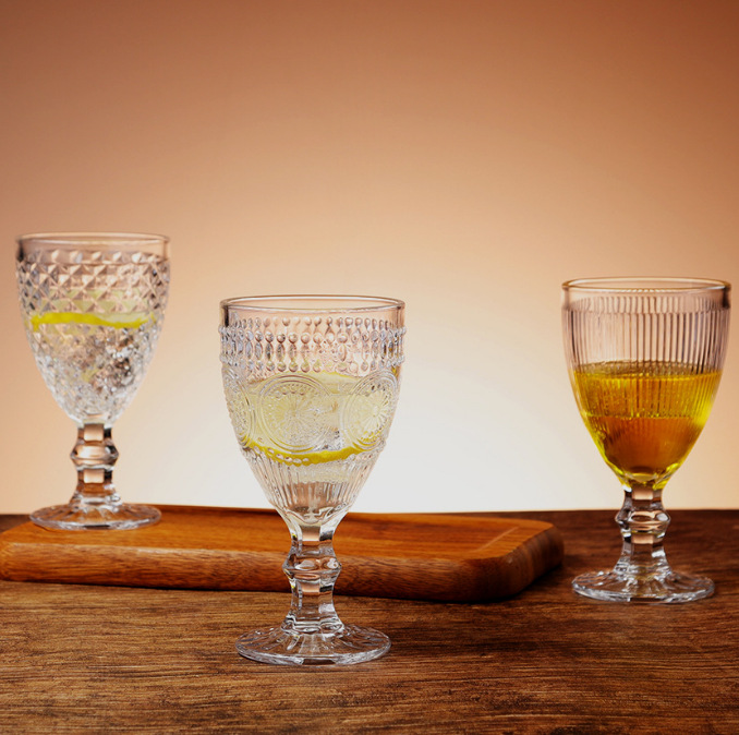 European retro low-footed sunflower-patterned wine glasses, wine glasses, champagne glasses, juice glasses, milkshake glasses, cold drink glasses details Picture
