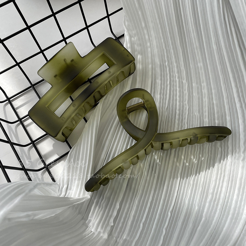 French retro matte green hair clips, simple updo, duckbill clips, high-end acrylic hair clips, large broken hair clips details Picture