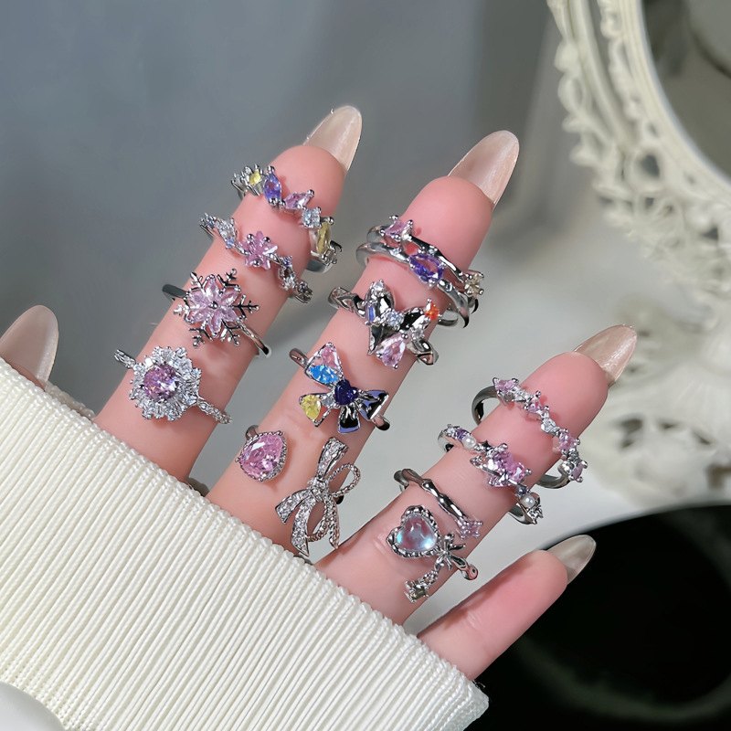 A Korean-style, sweet and cool pink diamond bow open ring with a touch of high-end sophistication and a light luxury style on Instagram details Picture