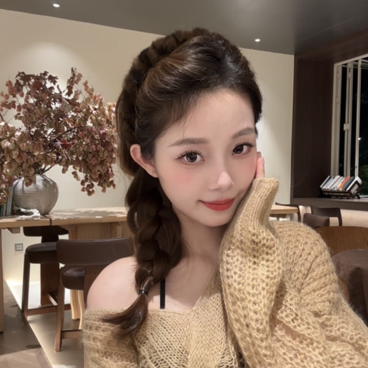 The plush leopard print hair band and hair tie exude a high-end feel. This is a new Korean spring and summer hair band with a high top and wavy headband for washing the face details Picture