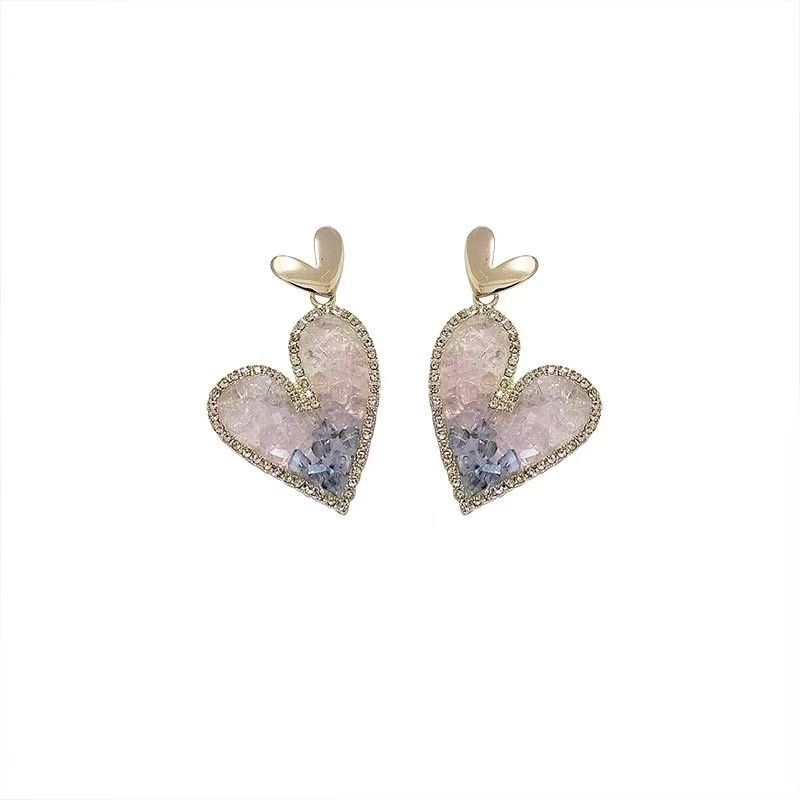Gradient crystal heart-shaped earrings for women, new and niche design earrings, elegant and stylish, wholesale of internet-famous earrings and pendants Item Picture