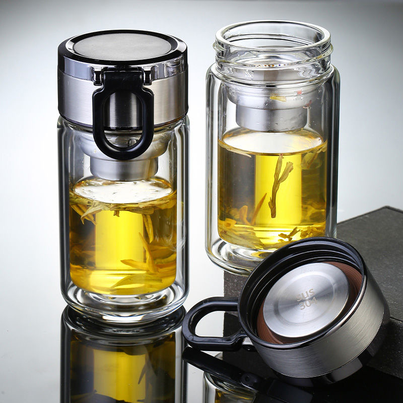 Hand-held glass cup, portable high borosilicate transparent water cup, business gift cup, double-layer heat-insulating tea brewing cup, can be printed with logo Application Scenario