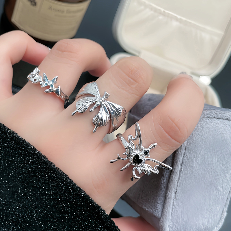 A cold and elegant plain ring with a brushed irregular butterfly opening, a simple and niche ring for women, exuding a sense of light luxury and sophistication details Picture