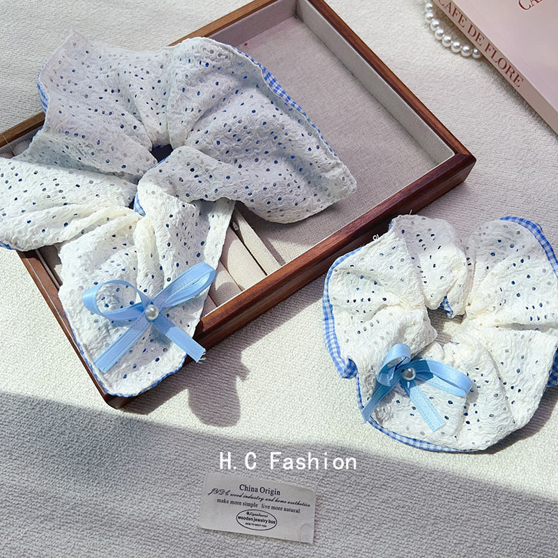 New ballet-style blue checkered bow large intestine hair band, feminine hair tie, low ponytail, large hair tie and hair accessory Application Scenario