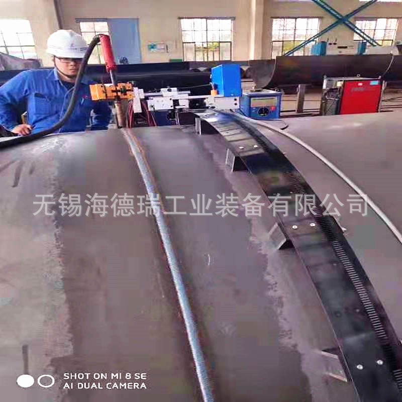 The all-position automatic pipeline welding trolley is a portable outdoor engineering pipeline automatic welding equipment Specification drawing