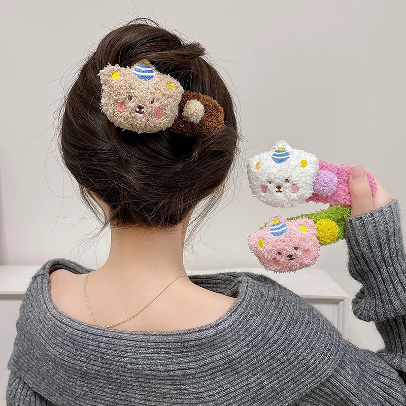 Cartoon pudding bear plush duckbill clip, large cute hair clip, autumn and winter lamb hair clip at the back of the head, high-end feel details Picture
