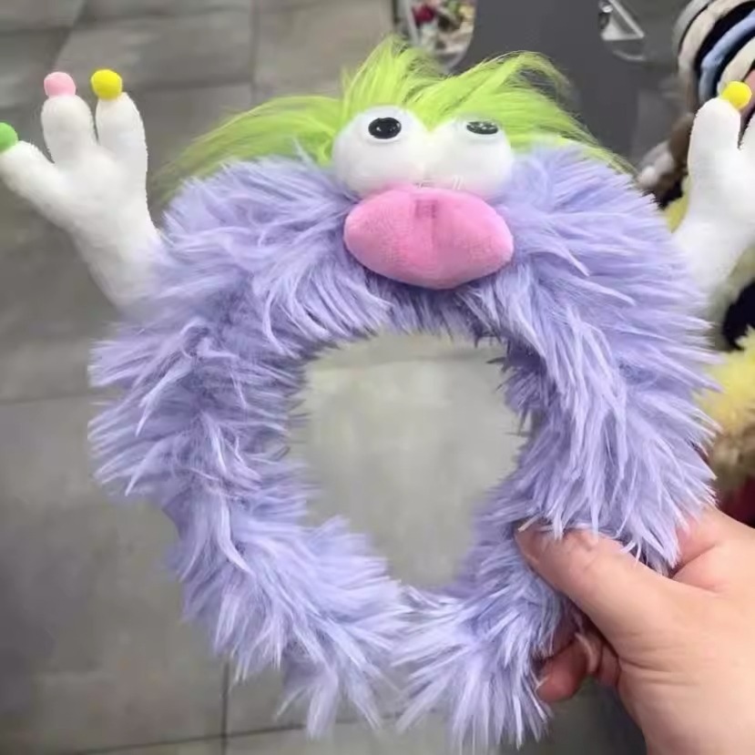 Funny, cute and funny doll hair band, cute and unique plush hair band for girls, spring and summer hair clips, hair accessories, face wash, fried hair hair band Application Scenario