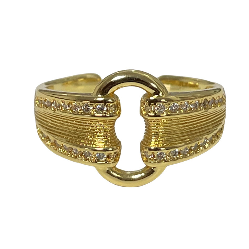 A unique, exquisite and light luxury ring with a unique design of a women's niche market featuring golden wheat ear weaving and brushed geometric openings Item Picture