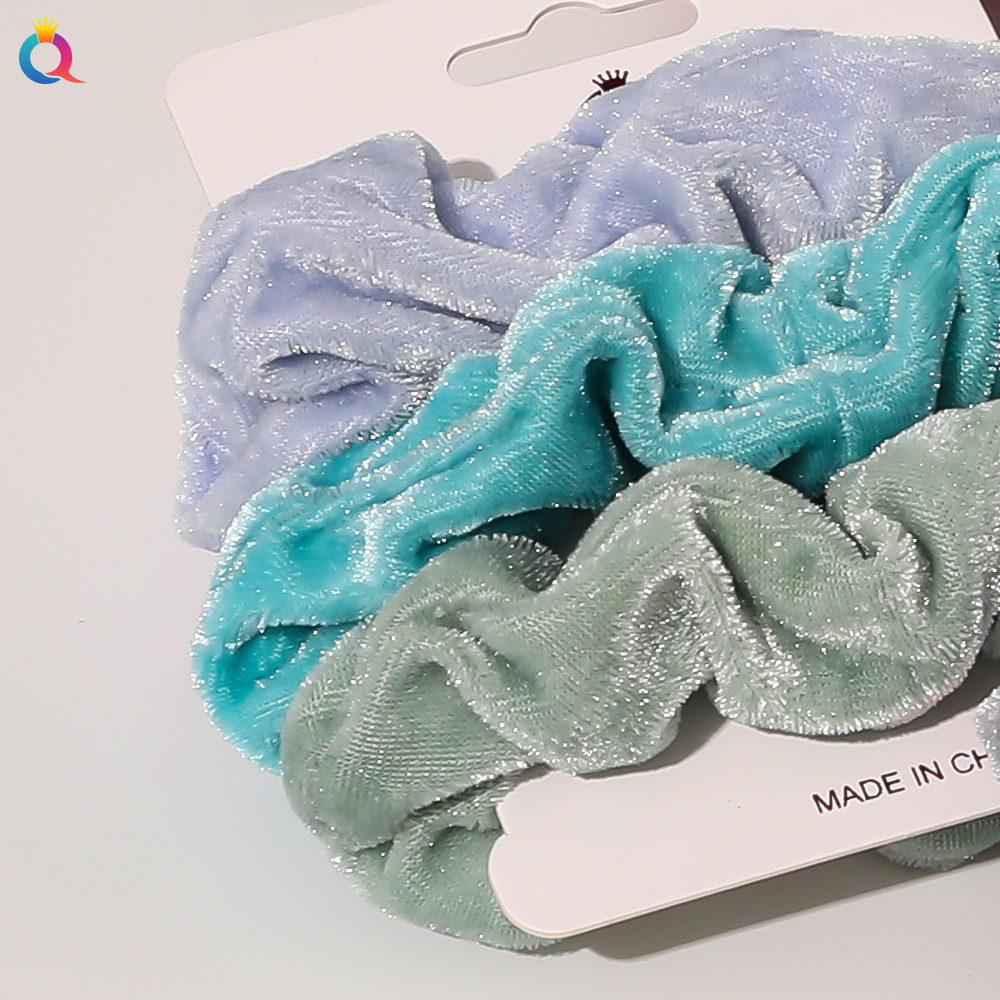 Qiyue's new autumn and winter velvet three-color set large intestine hair band: Simple and fashionable hair band large intestine hair band accessory Application Scenario