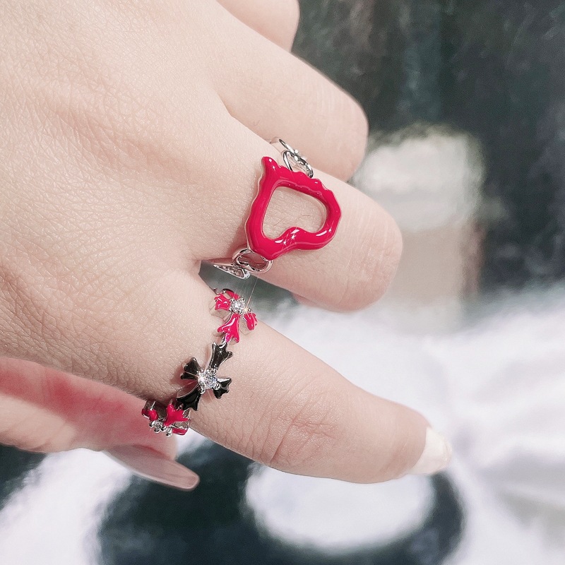 A high-end and elegant red heart-shaped glazed open ring for women, sweet and cool, versatile and fashionable index finger ring Application Scenario