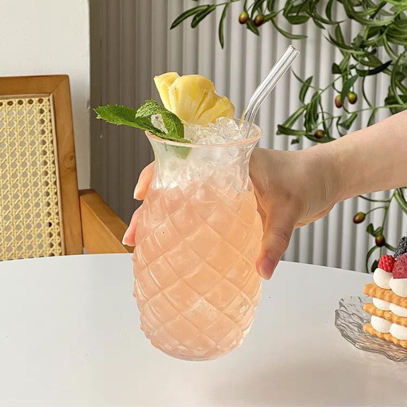 High borosilicate glass creative wine glasses, juice cups, glass cups, cocktail glass cups, bar Internet celebrity pineapple cocktail cups Application Scenario