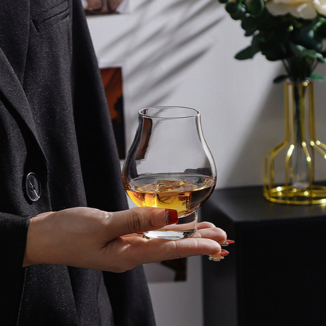 Wine tasting and aroma cup, tulip whisky cocktail tasting cup, thickened base, high borosilicate glass, cold and heat resistant full figure