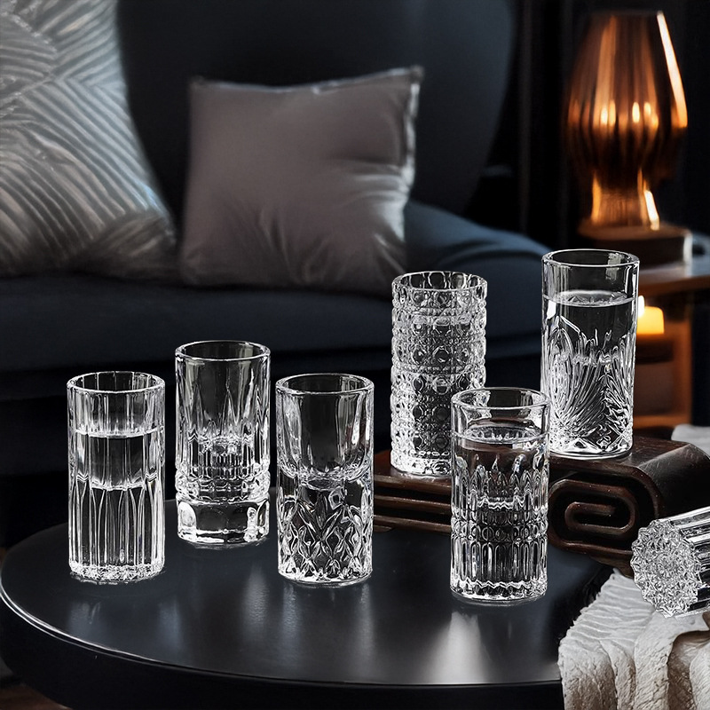 Japanese-style cut and engraved bullet cup, thick-bottomed light luxury starlight spirits cup, foreign wine carved glass, household white spirit cup full figure