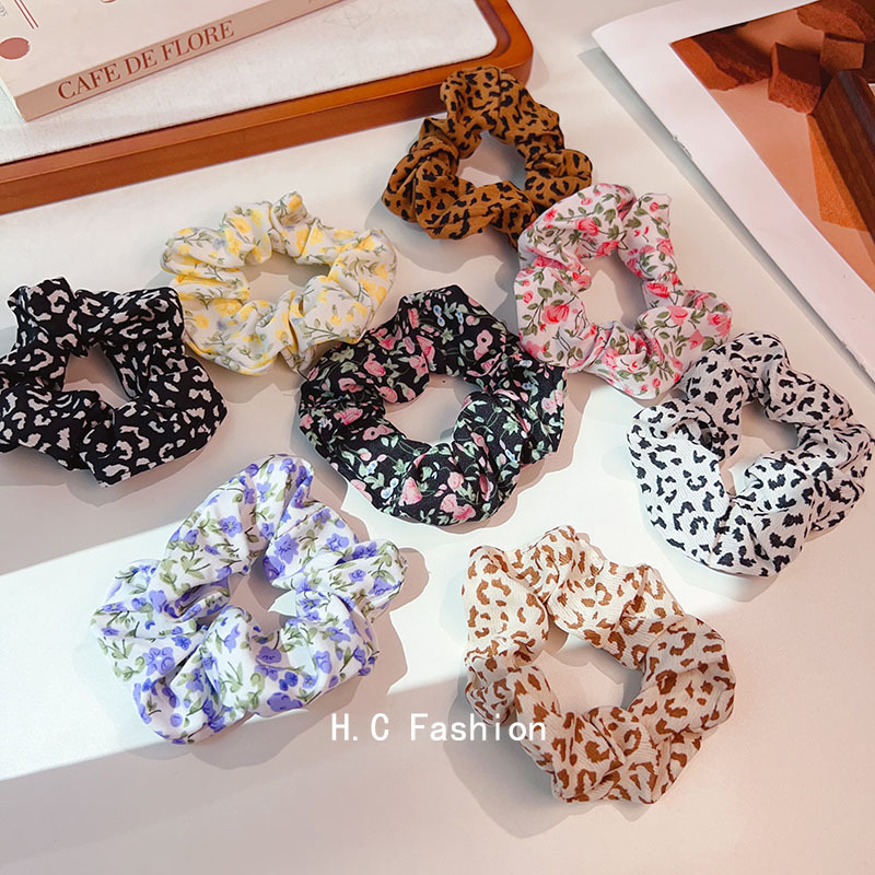 Korean retro leopard print hair band, large intestine band, simple and elegant hair tie, popular rubber band, women's hair tie, versatile hair accessory full figure