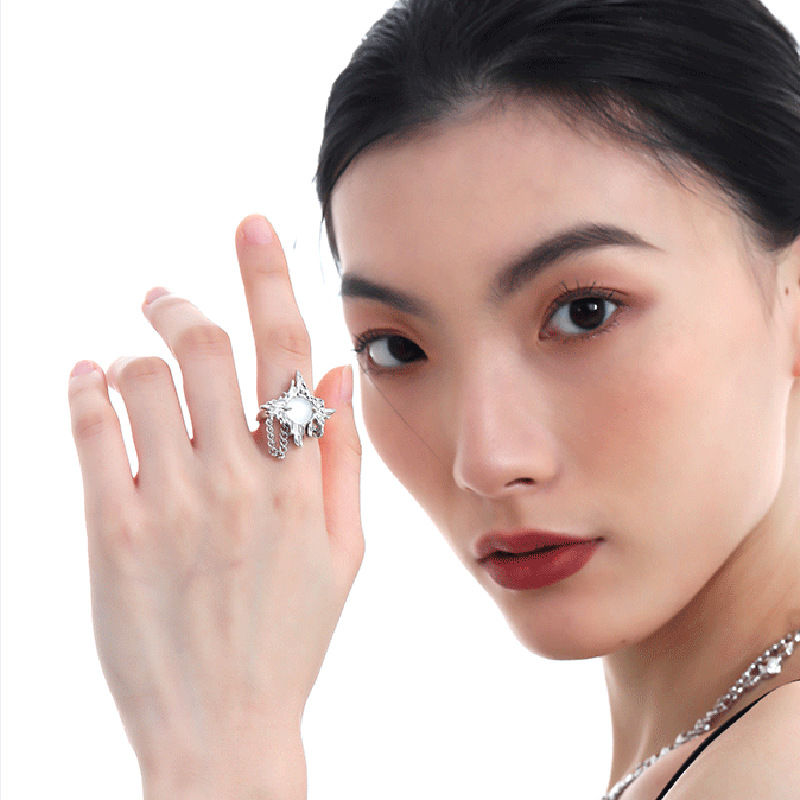 Irregular-textured opal open ring, a light luxury, trendy and niche design for women, with a unique and high-end feel Application Scenario