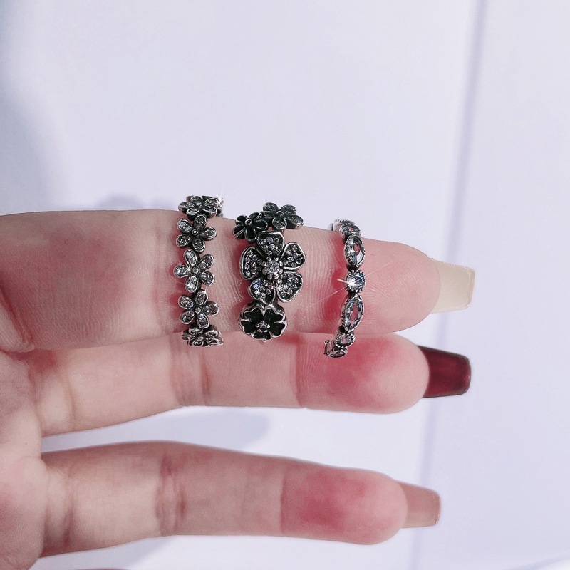A retro and aged Japanese and Korean flower diamond-encrusted open-mouth ring for women, a trendy and fashionable, versatile, and niche design ring on Instagram Specification drawing