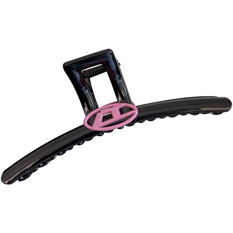 Extremely simple and high-end design, one-character scratch-off female supermodel velvet letter hair clip, large back of the head shark clip Item Picture