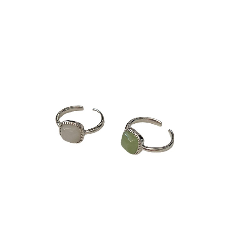 The new Chinese-style small sugar cube ring of the same style as Xiaohongshu, with a sweet and gentle feminine charm, is a trendy index finger ring made of exquisite jade Item Picture