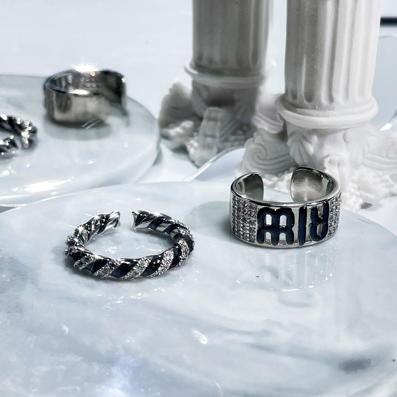 European and American style simple letter drip glaze open ring, women's twisted spiral pattern personality punk cold style food ring details Picture