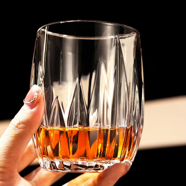 Amazon wholesale European-style wine glasses, whisky glasses, bar and KTV creative thickened foreign wine glasses, beer glasses and water glasses full figure