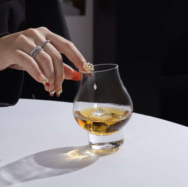 Wine tasting and aroma cup, tulip whisky cocktail tasting cup, thickened base, high borosilicate glass, cold and heat resistant Specification drawing