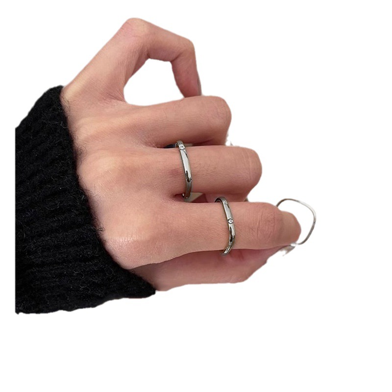 This is a niche design with a simple and individual square opening ring for daily use. It features a cold and elegant style for women, a single diamond, and a fashionable and stylish layering ring Item Picture