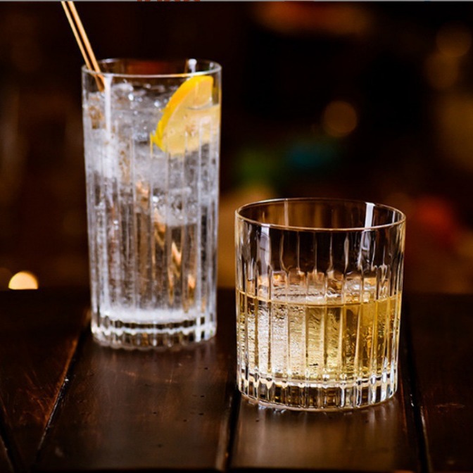 Vertical striped whisky glass, foreign wine glass, crystal glass, creative Ins-style beer glass, home European-style bar full figure