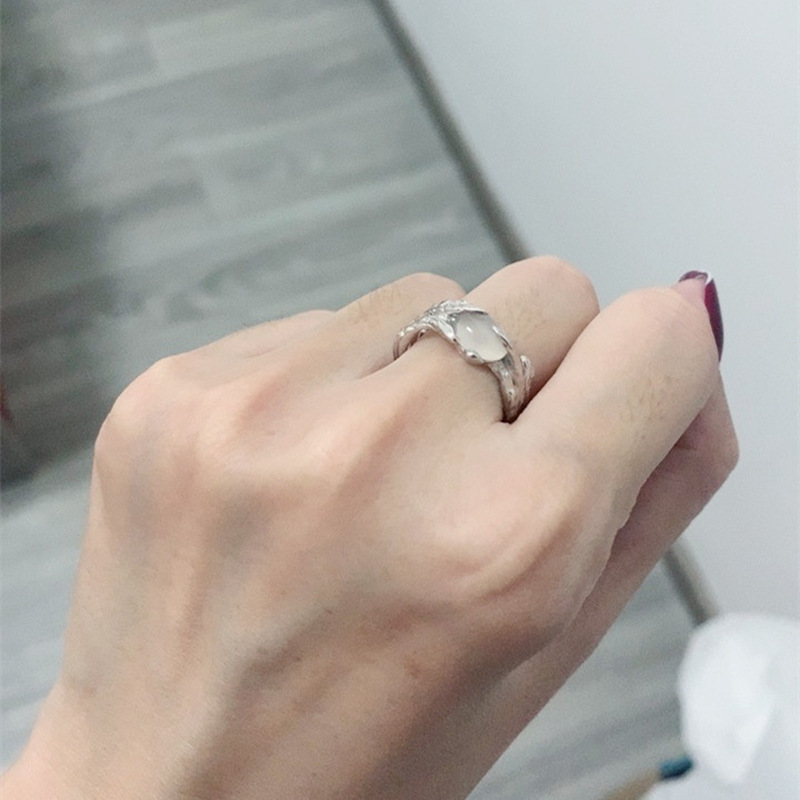 A niche design sense opal pleated texture open ring, a high-end French irregular moonstone ring for women Specification drawing