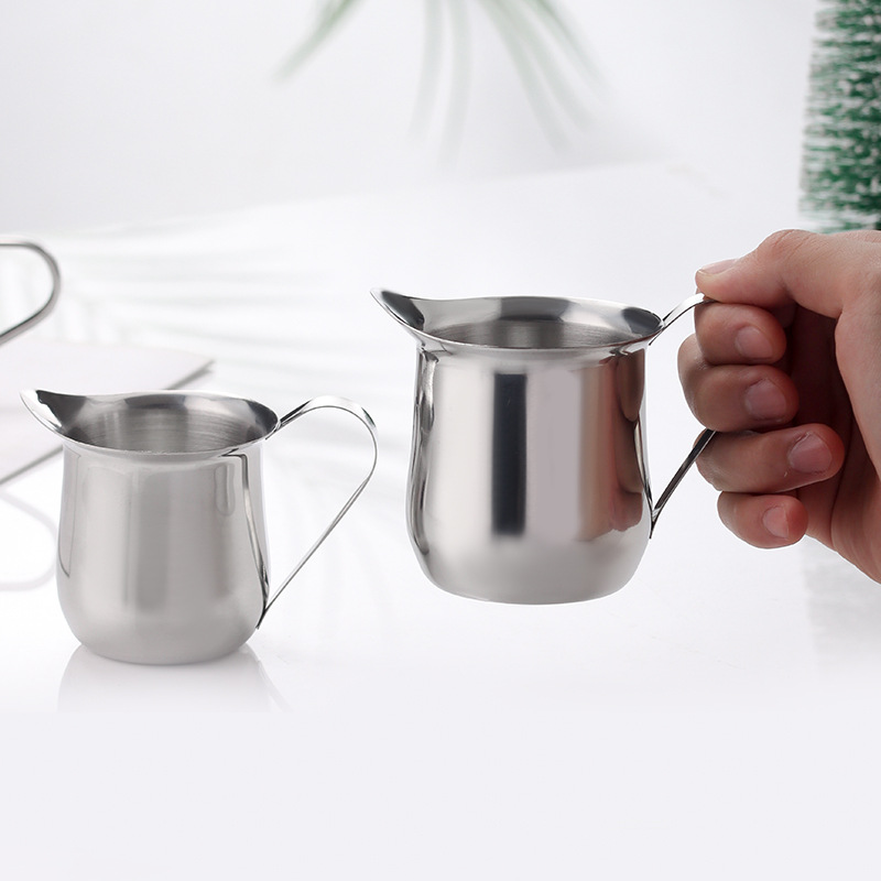 Stainless steel small milk cups, milk cups, coffee milk brewing cups, latte art small cups, pointed spouts, 3-ampoule milk cups, 90ml 4-piece set Application Scenario