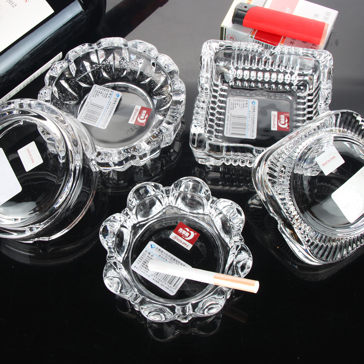 Green apple crystal glass ashtray, square wheel ashtray, hotel, guesthouse, guest room, club, office, conference YG1016-3 Application Scenario