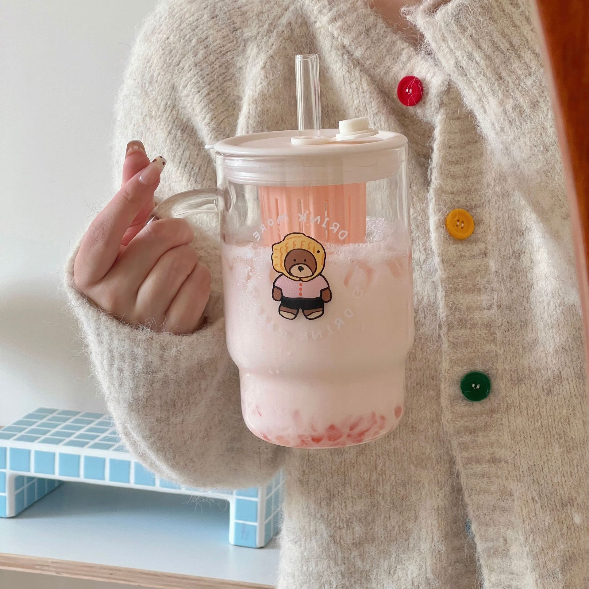Wholesale of cross-border InS-style large-capacity glass straw cups, girlish water cups, student drinking cups and glass cups full figure