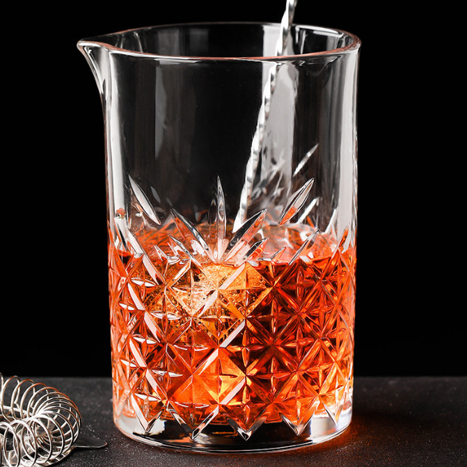 Japanese-style crystal cocktail glass, household bar cocktail mixing and stirring cup, cocktail tool set Application Scenario