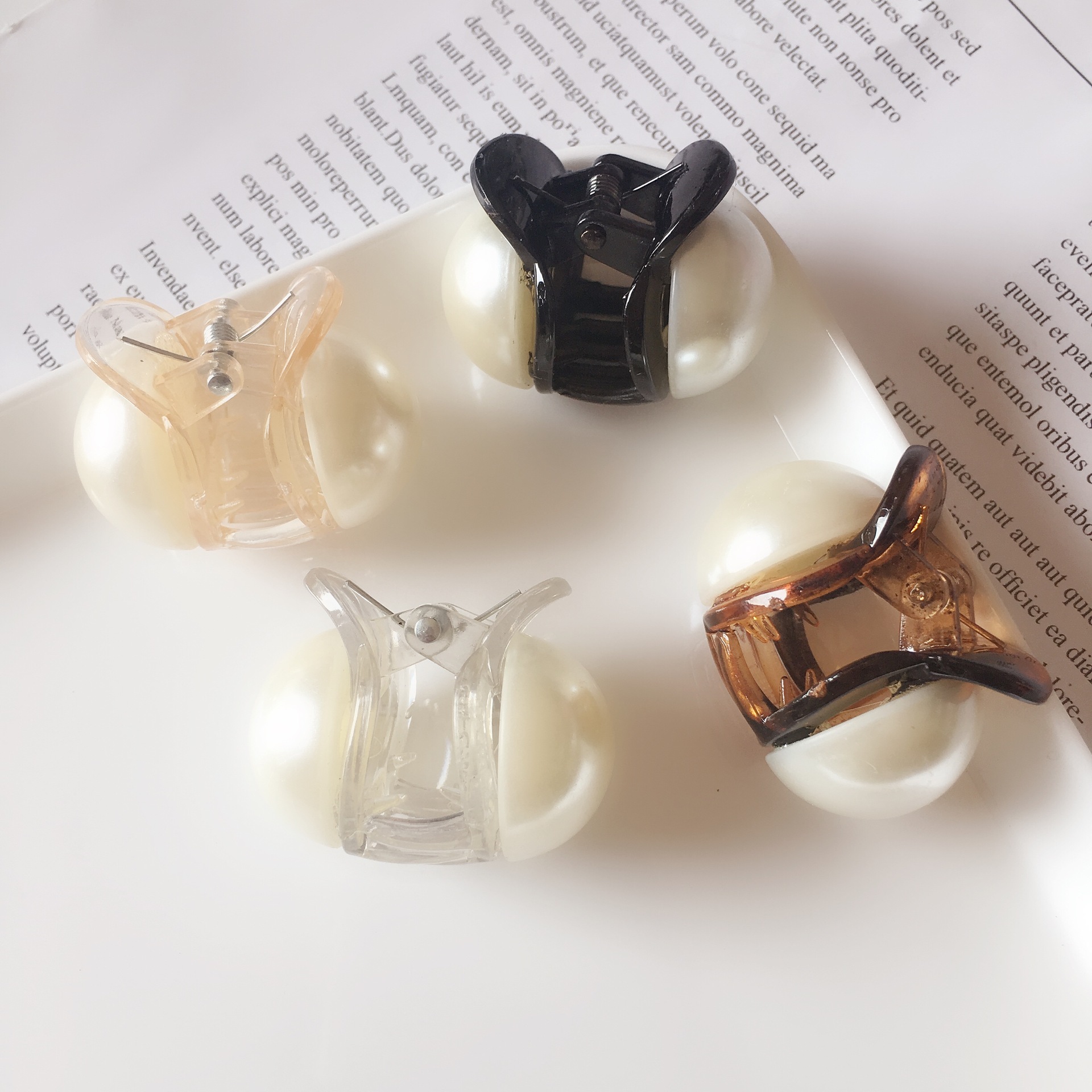 Qiyue Korean hair clips, hair accessories, large pearl hair clips, Korean version elegant Little Chanel hair accessory manufacturer B49 details Picture