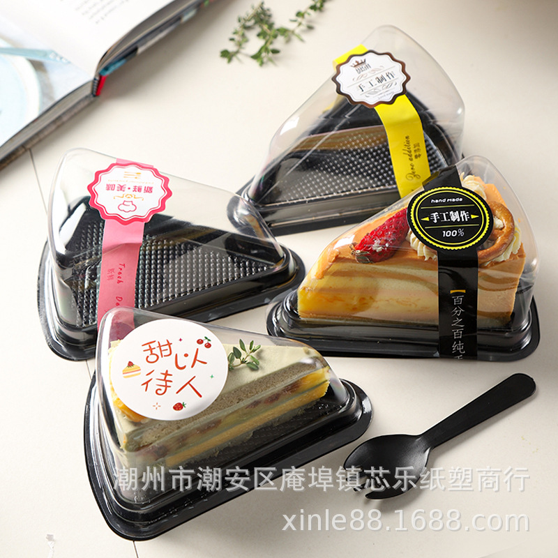 Layered mousse cake cut into pieces, vacuum-formed Western pastry packaging box, 6-inch and 8-inch transparent triangular packaging and baking cake box Specification drawing