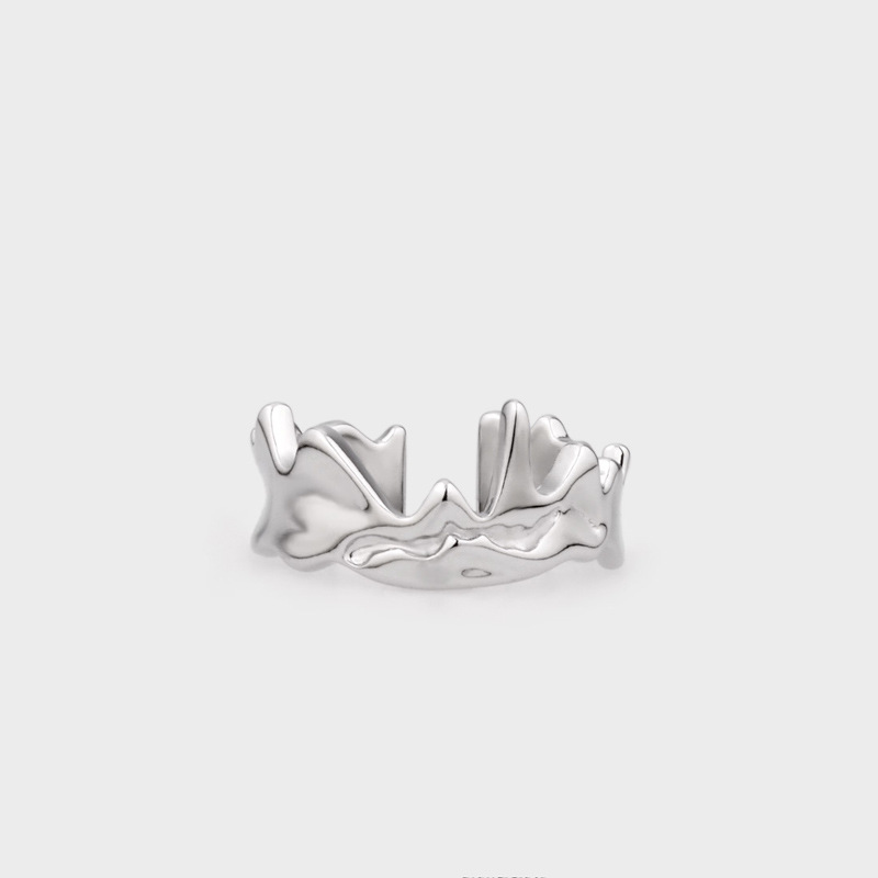 An irregular crown ring with a niche design sense for women on Instagram, featuring a cold, individualistic, fashionable, simple and creative food ring trend Application Scenario