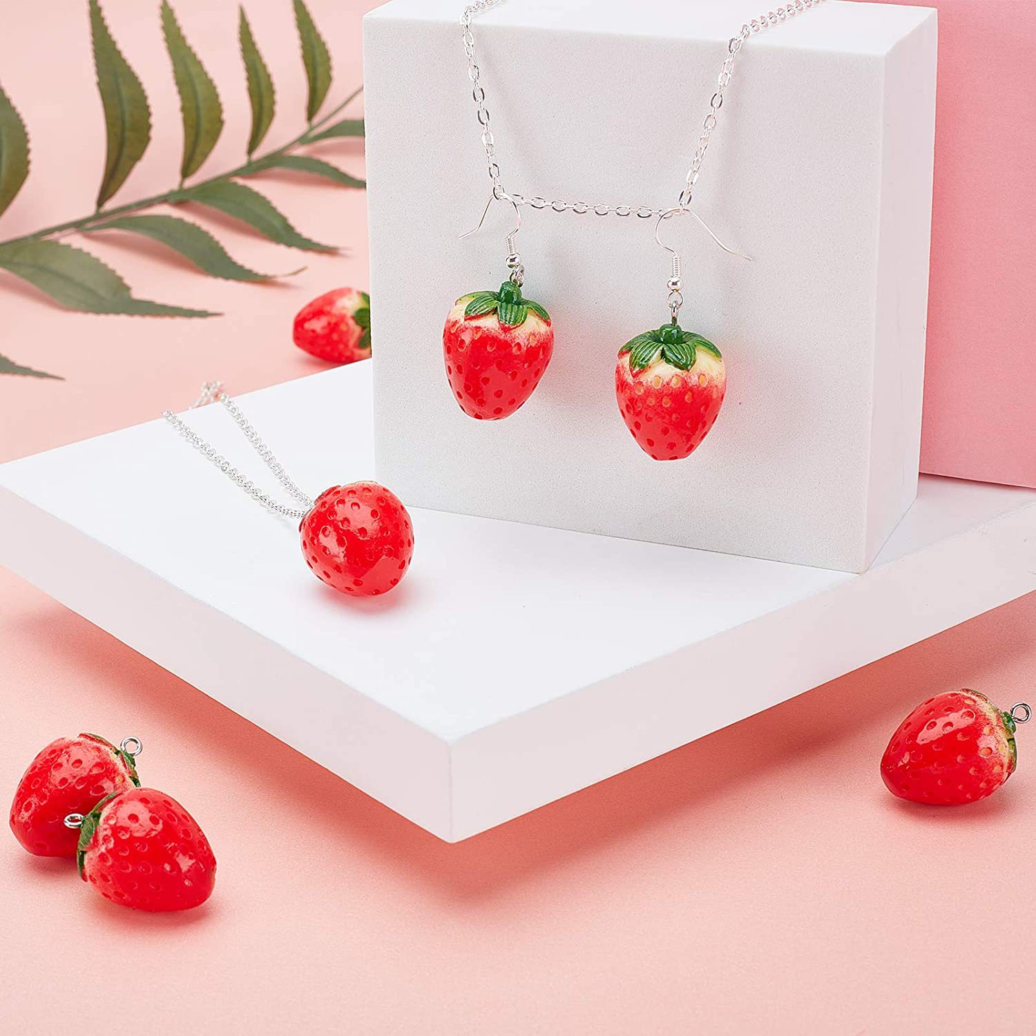 diy jewelry resin accessories, simulation three-dimensional strawberry pendants, earrings, necklaces, materials, keychains, pendants wholesale details Picture