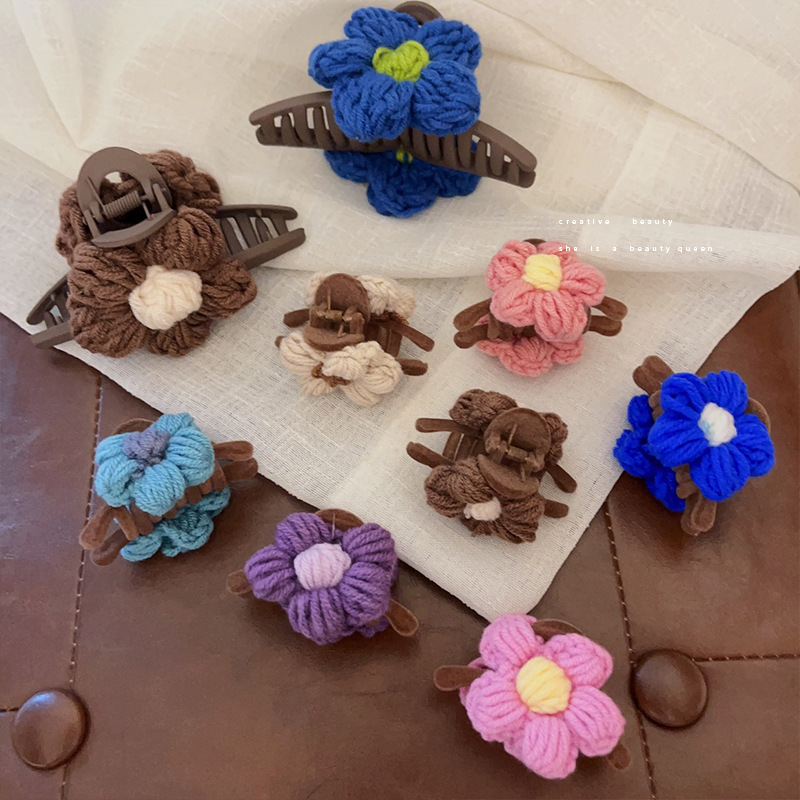 New Spring 2025 knitted flower hairpin with a high-end look, back head updo shark grabber, large hairpin Specification drawing