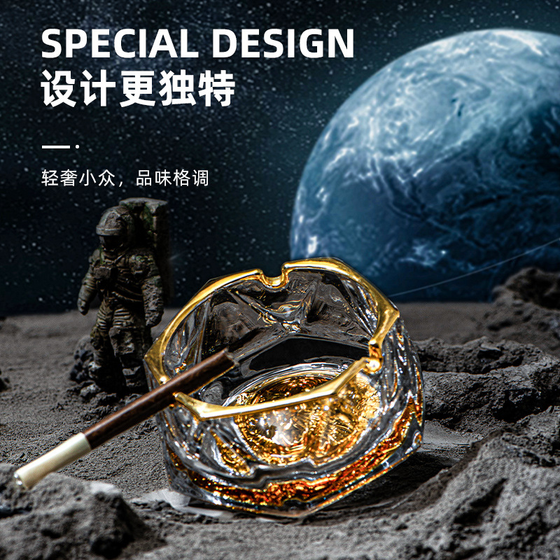 A light luxury high-end glass ashtray, creative, individual and trendy large household coffee table, a grand gift for your boyfriend in the living room Application Scenario